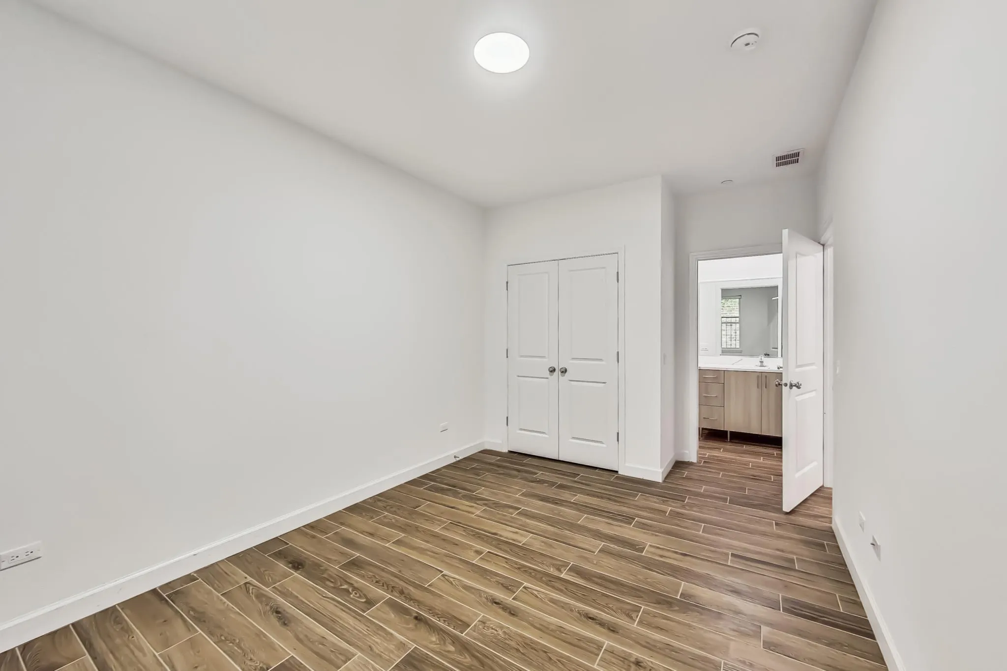 6122 S University Ave, ,  60637, USA 60637-unit#201-Chicago-IL