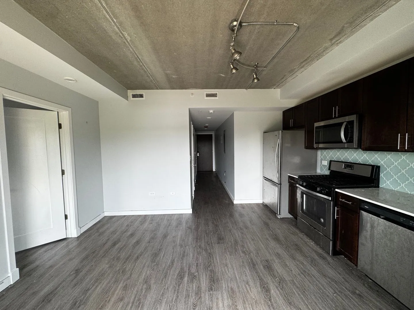 1323 W Morse Ave, ,  60626, USA 60626-unit#402-Chicago-IL