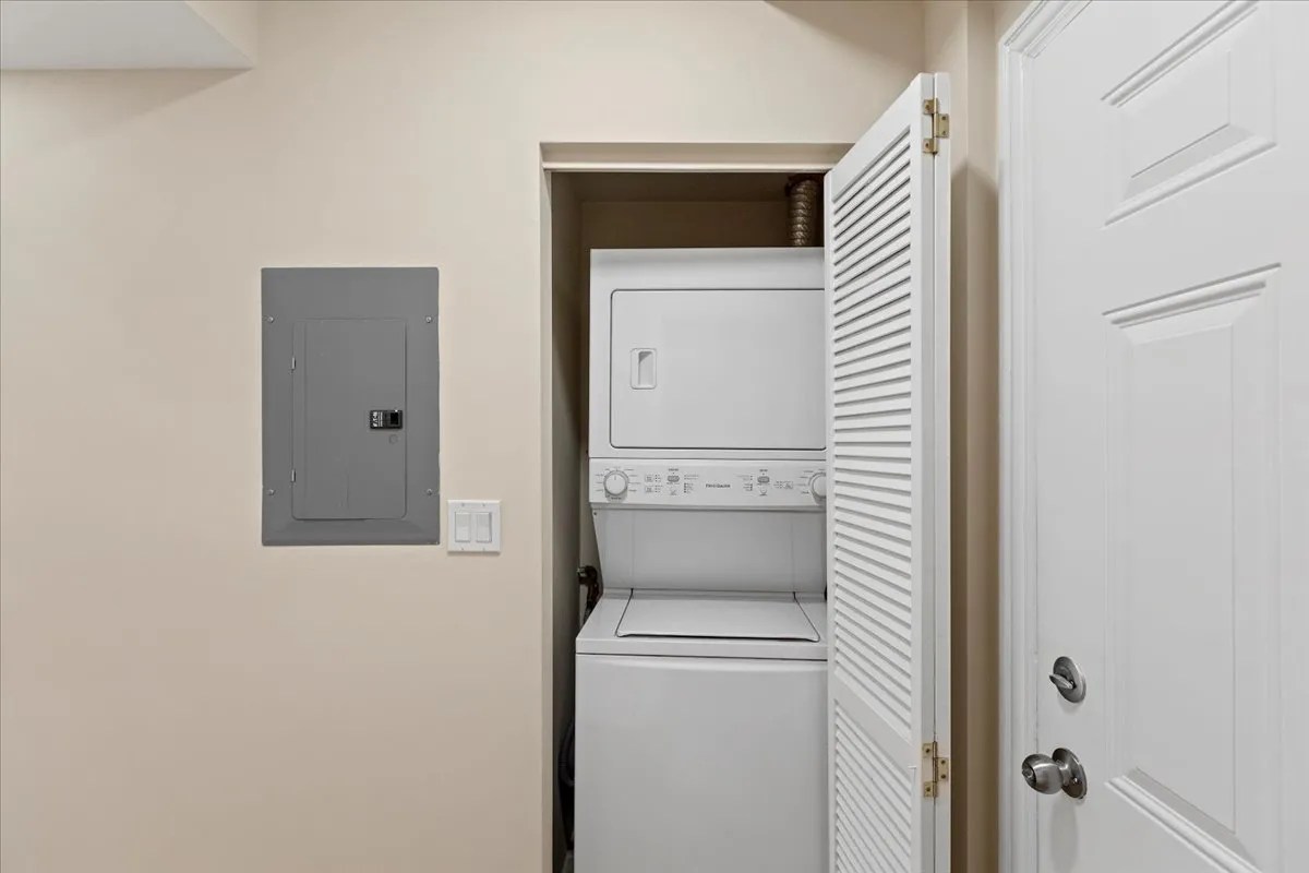 4014 N Central Park Ave, ,  60618, USA 60618-unit#3E-Chicago-IL