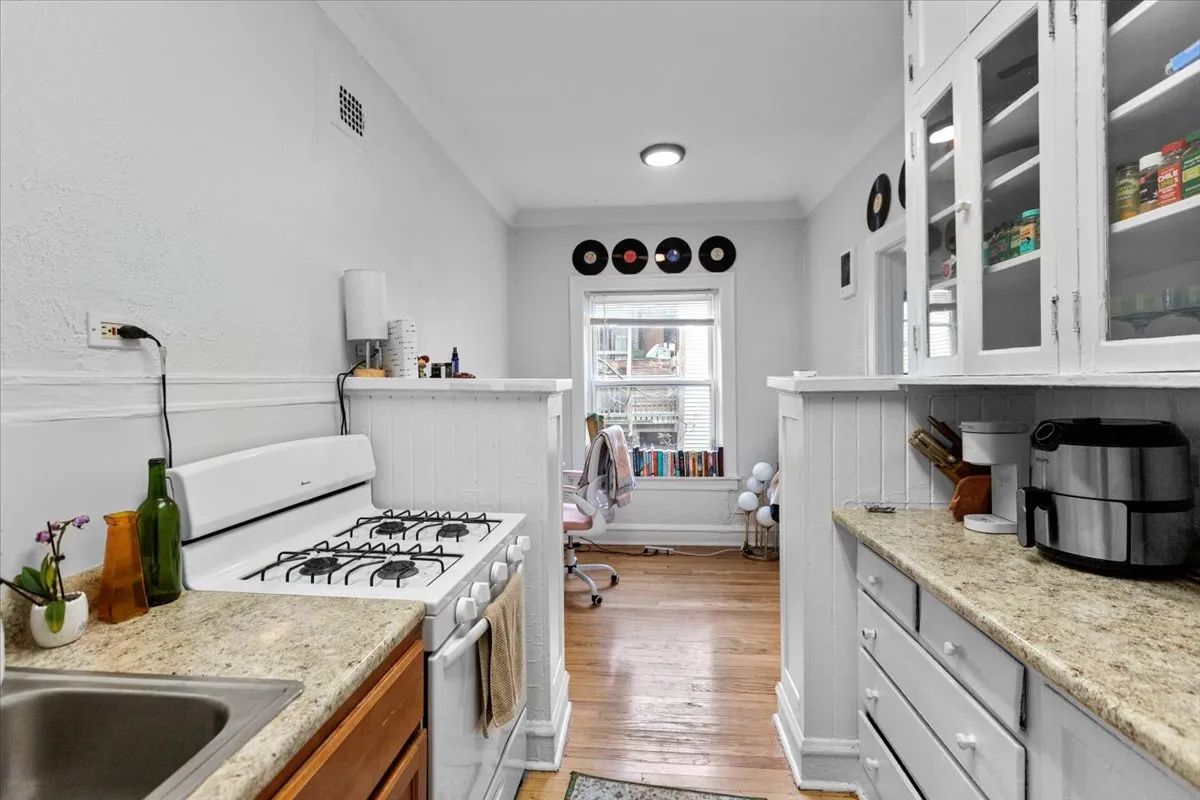 3449 N Elaine Pl, , 60657, USA 60657-unit#104-Chicago-IL