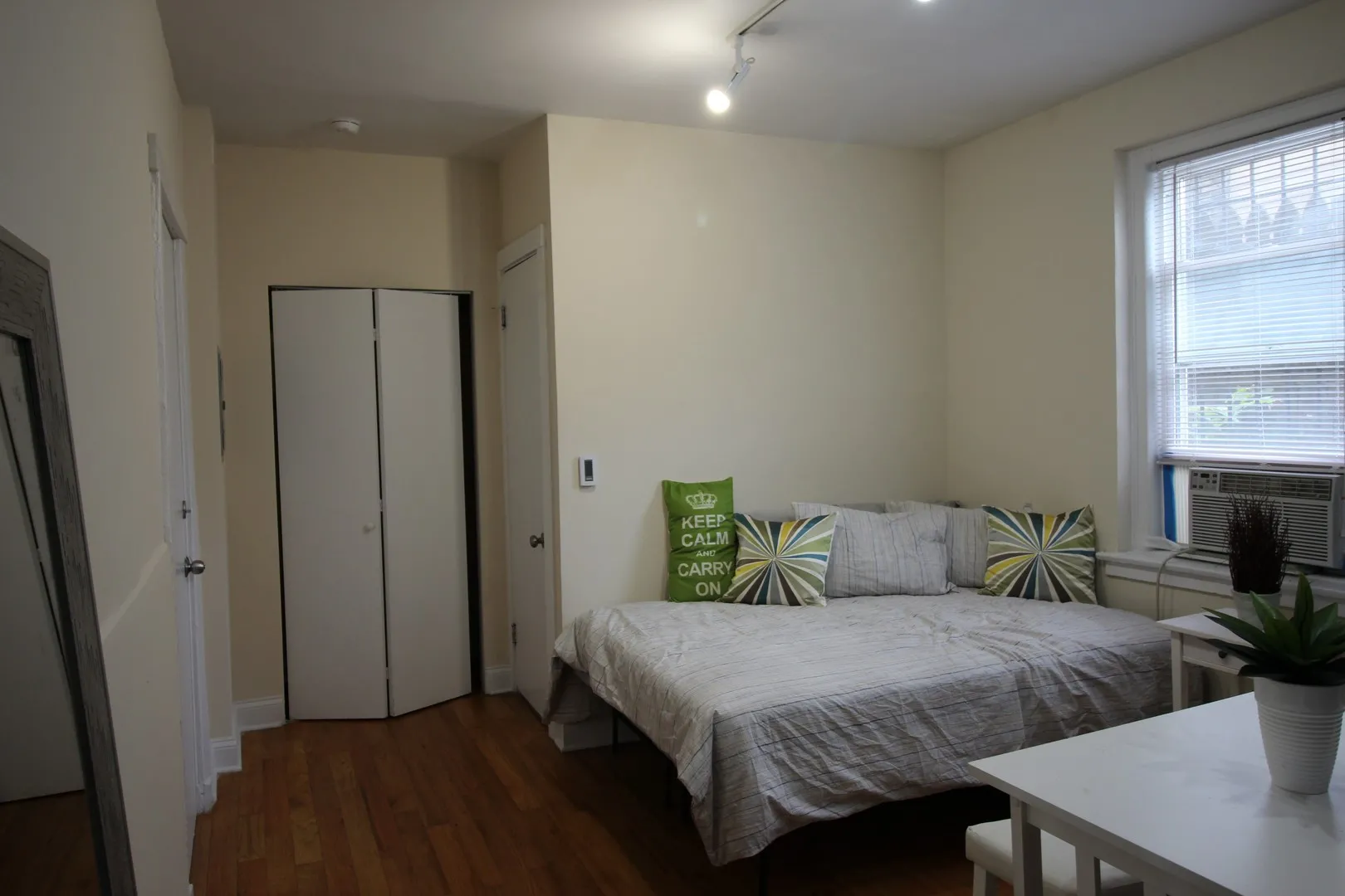 1210 W Granville Ave, , 60660, USA 60660-unit#105-Chicago-IL