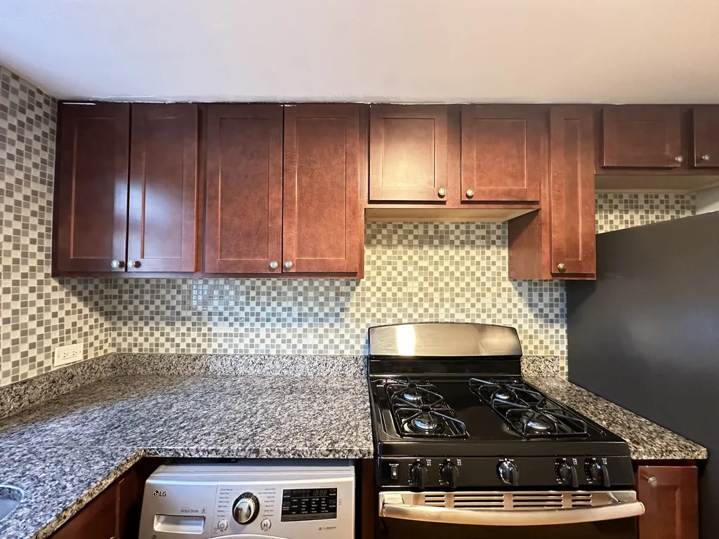 696 Elm Pl, ,  60035, USA 60035-unit#111-Highland Park-IL