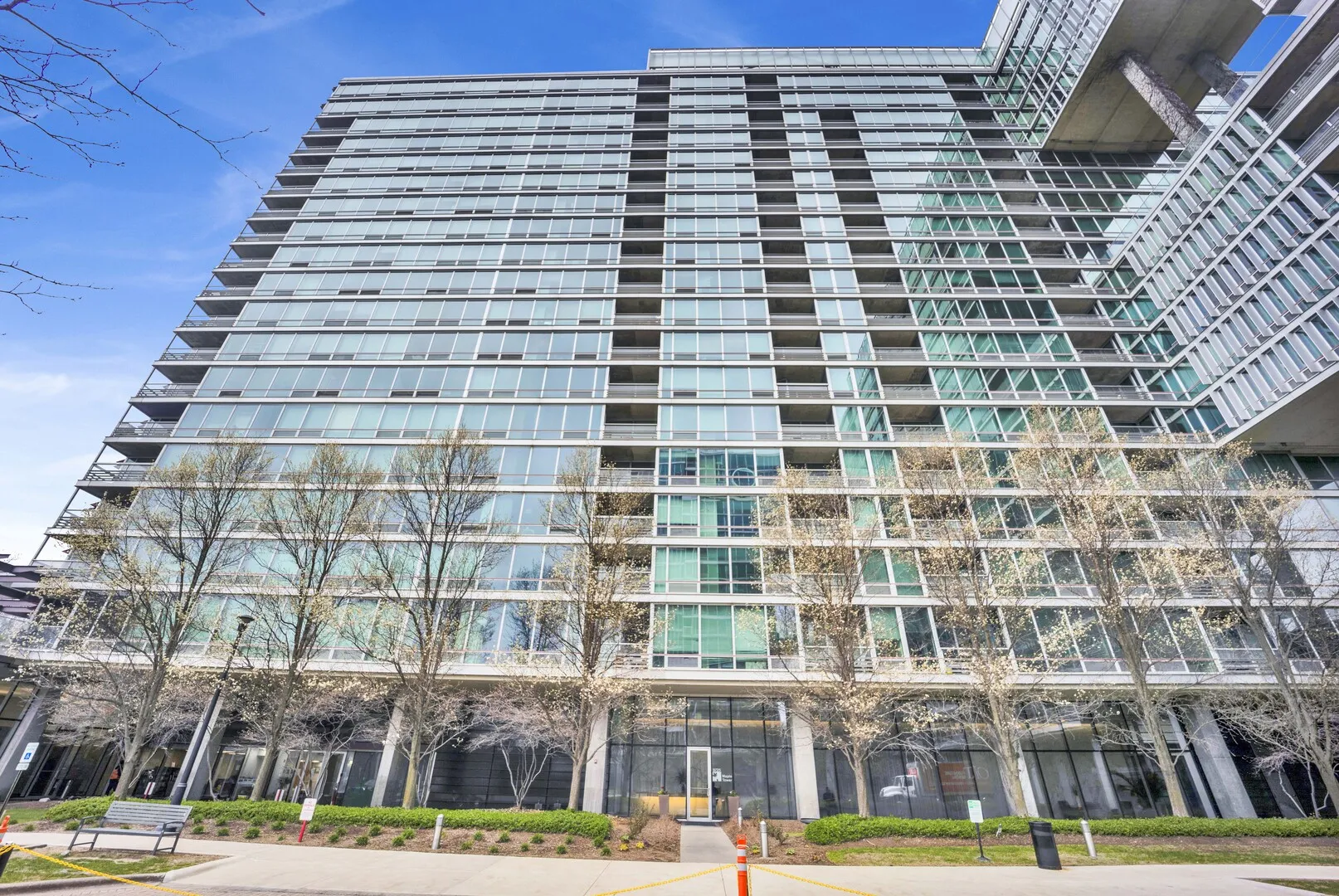 9725 Woods Dr, , 60077, USA 60077-unit#9725-Skokie-IL
