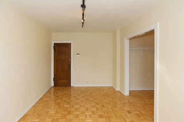 739 W Belmont Ave, ,  60657, USA 60657-unit#311-Chicago-IL