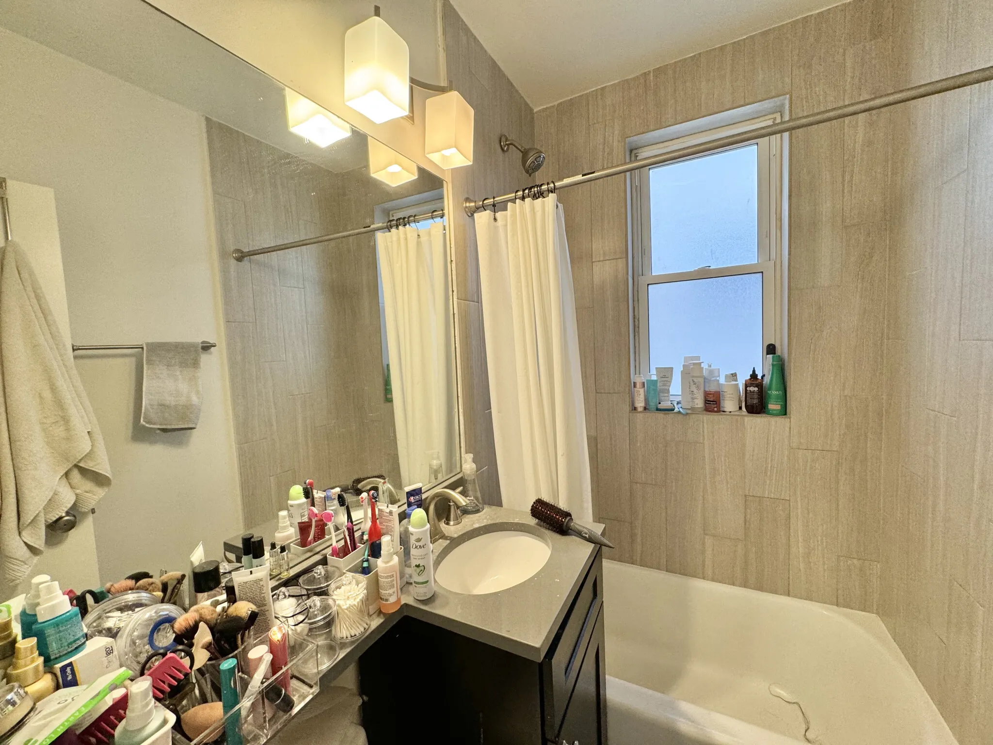 511 W Belmont Ave, ,  60657, USA 60657-unit#44-Chicago-IL