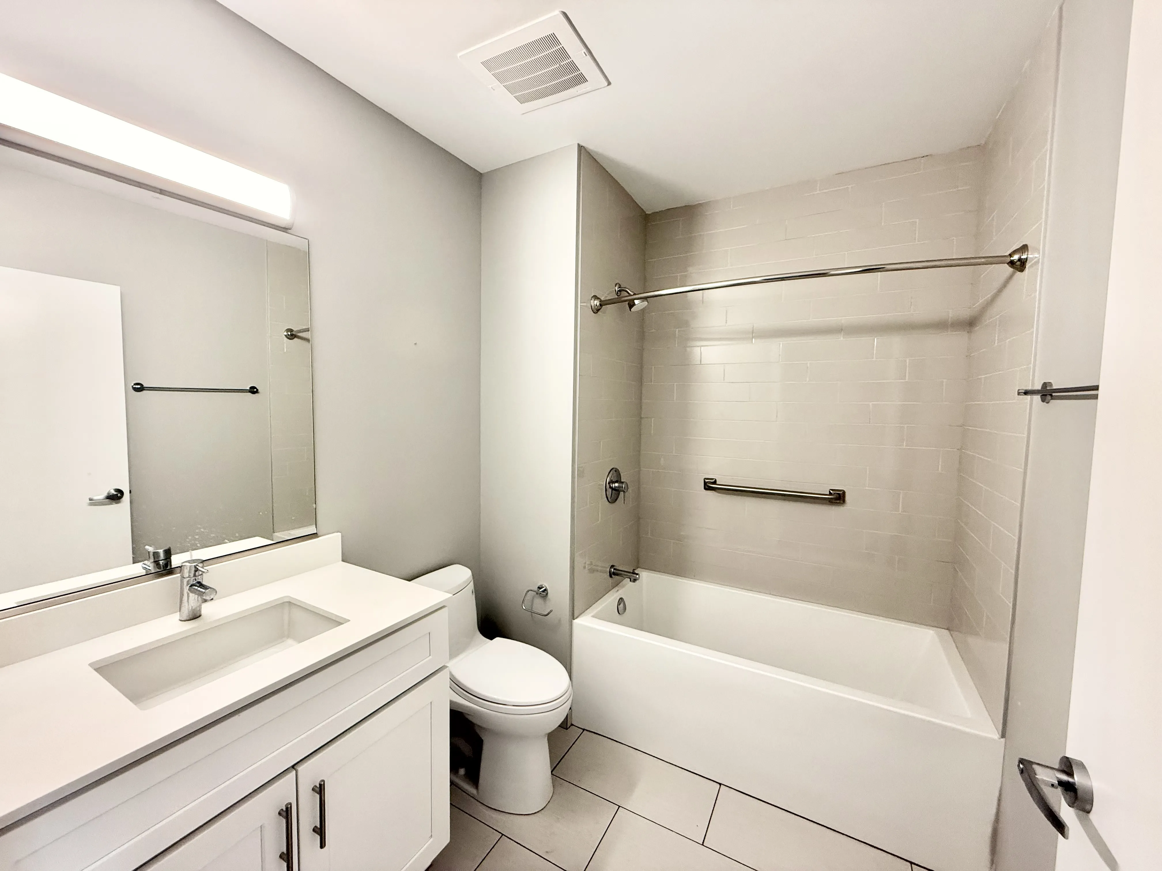 1900 W Lawrence Ave, ,  60640, USA 60640-unit#231-Chicago-IL