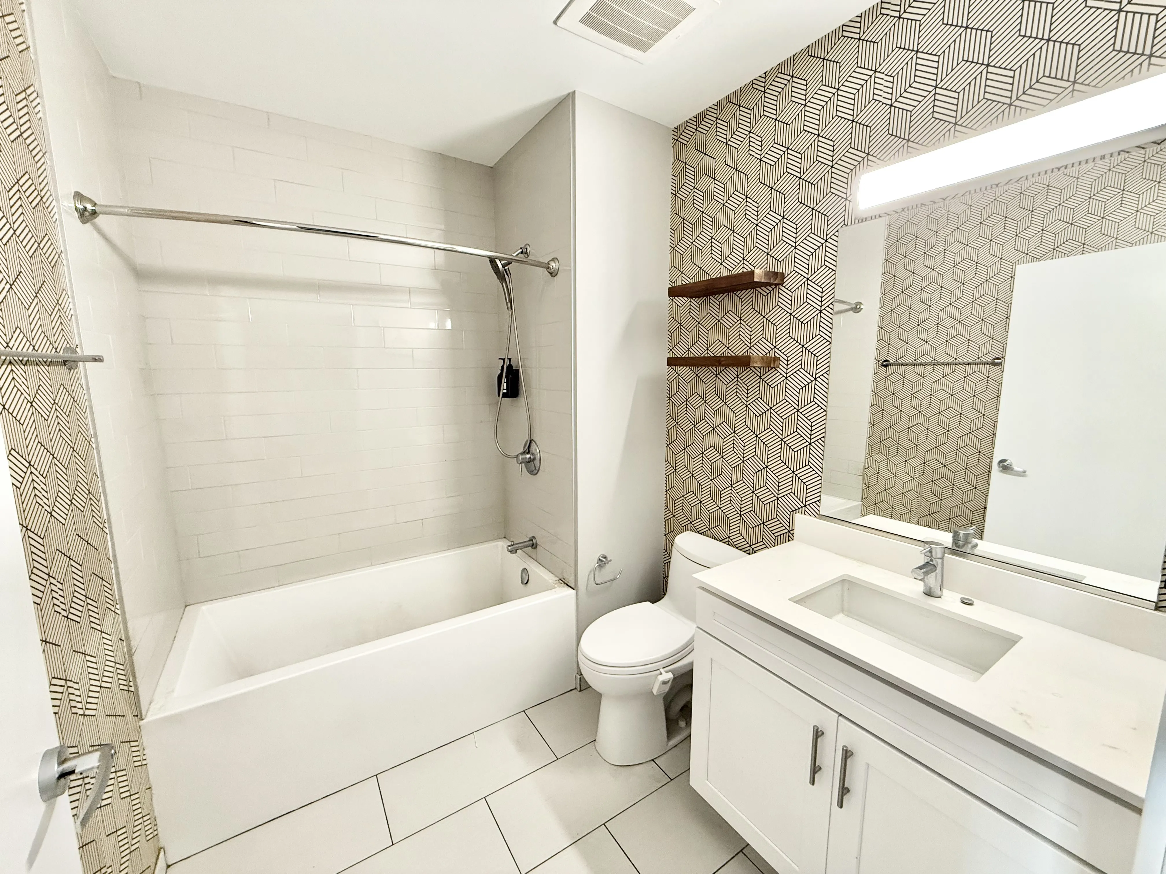 1900 W Lawrence Ave, , 60640, USA 60640-unit#211-Chicago-IL