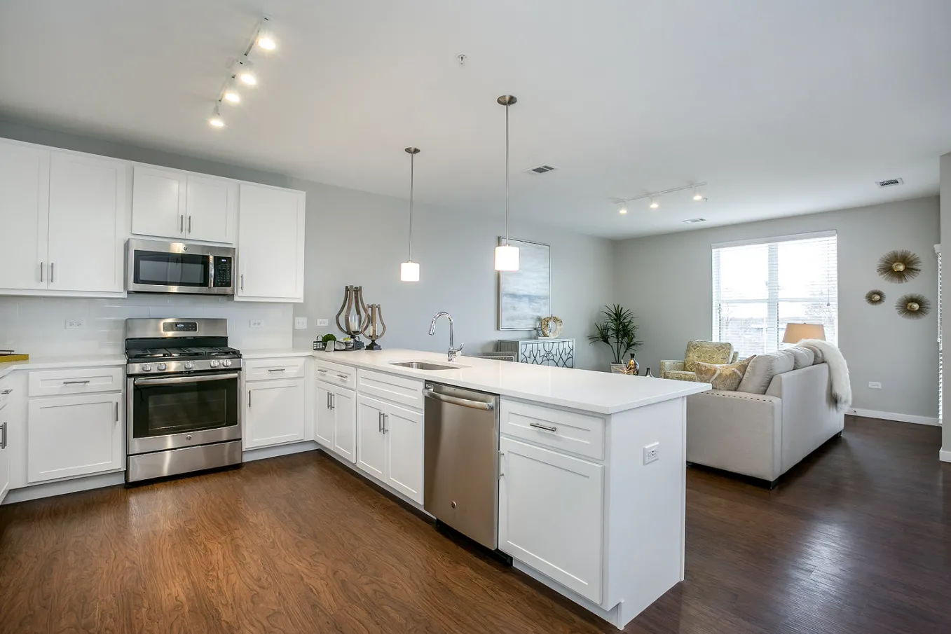 320 N Ellsworth St, Naperville, 60540, USA 60540-unit#402-Chicago-IL