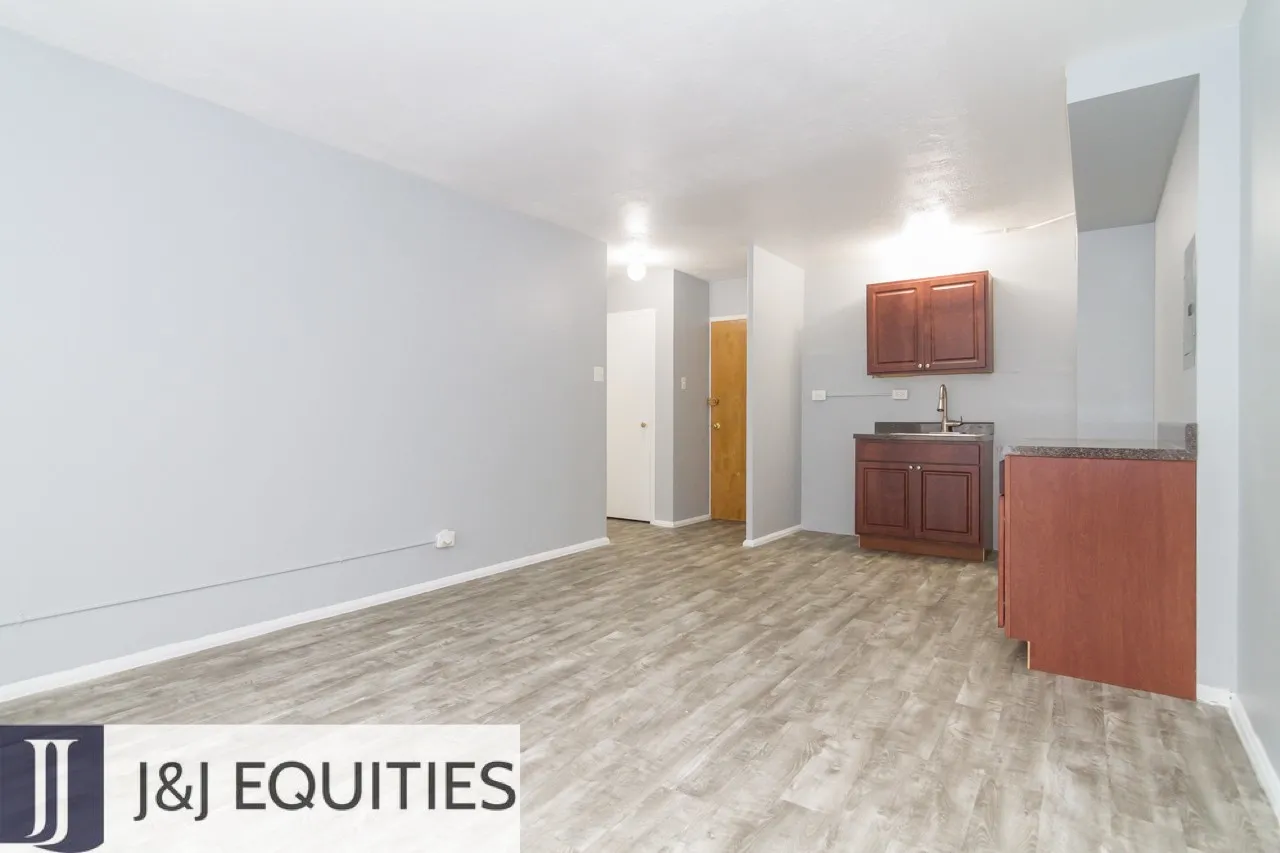 7333 N Ridge Blvd, , 60645, USA 60645-unit#305-Chicago-IL