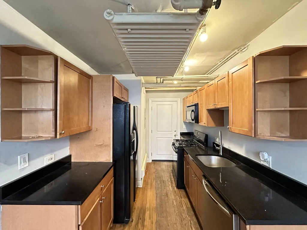 750 W Addison St, ,  60613, USA 60613-unit#G-Chicago-IL