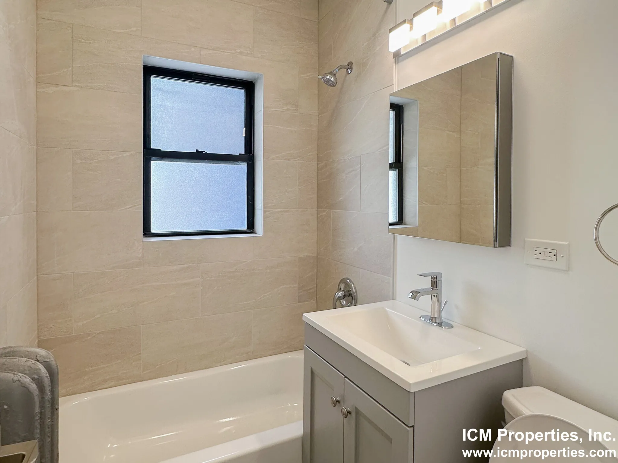 512 W Cornelia Ave, ,  60657, USA 60657-unit#516-110-Chicago-IL