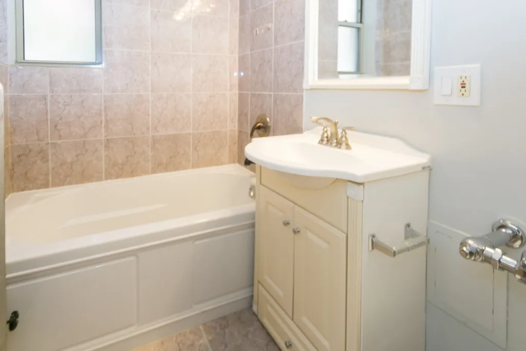 548 W Surf St, , 60657, USA 60657-unit#G-Chicago-IL