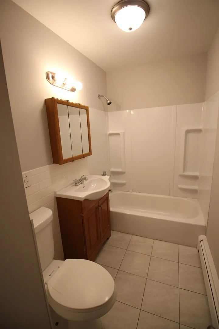 1642 W Morse Ave, ,  60626, USA 60626-unit#3S-Chicago-IL