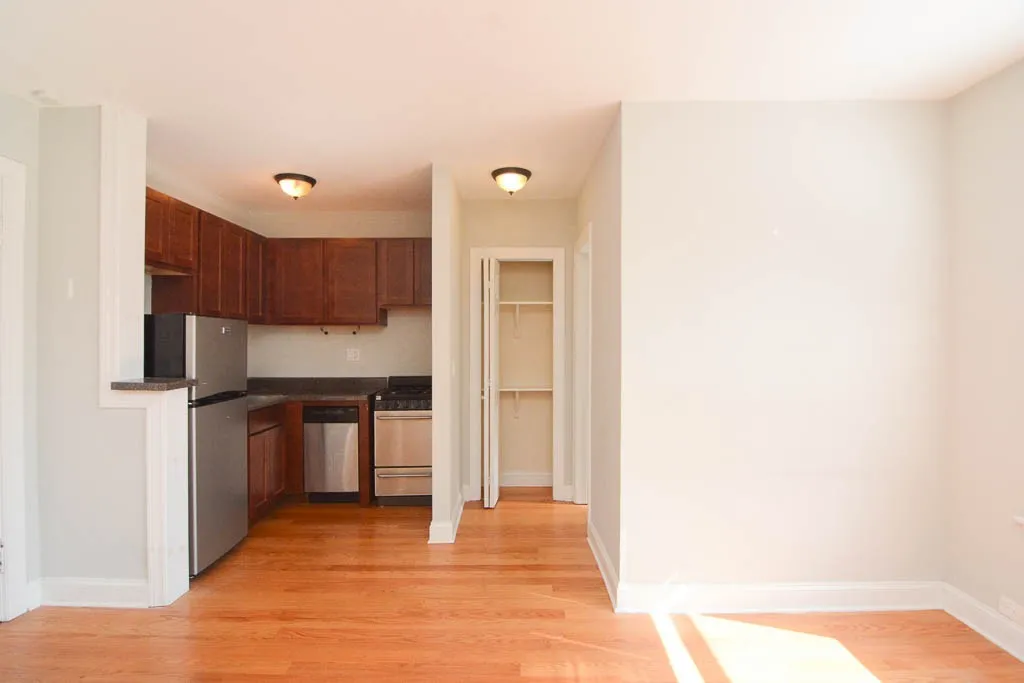 837 W Wolfram St, ,  60657, USA 60657-unit#308-Chicago-IL
