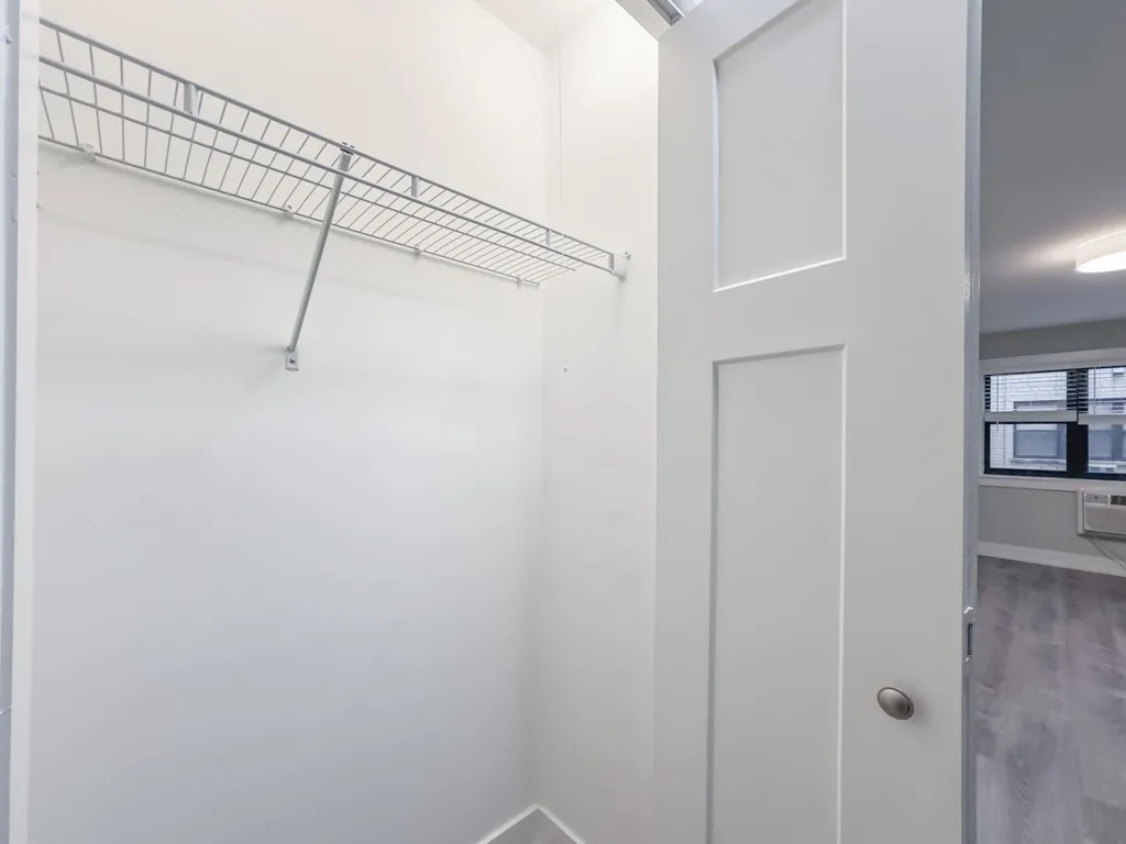 445 W Barry Ave, , 60657, USA 60657-unit#216-Chicago-IL