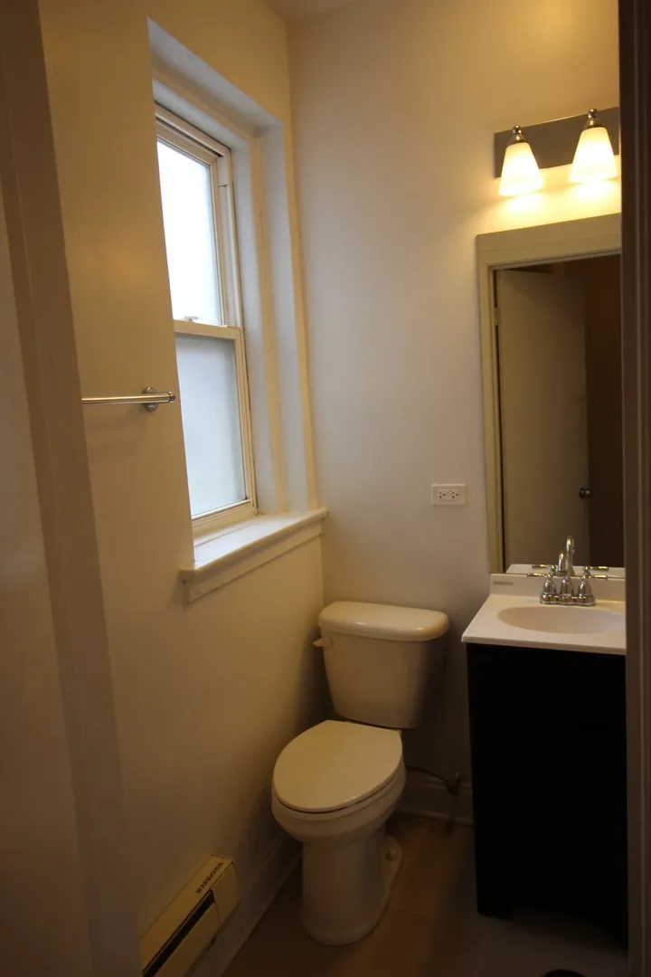 1210 W Granville Ave, ,  60660, USA 60660-unit#208-Chicago-IL