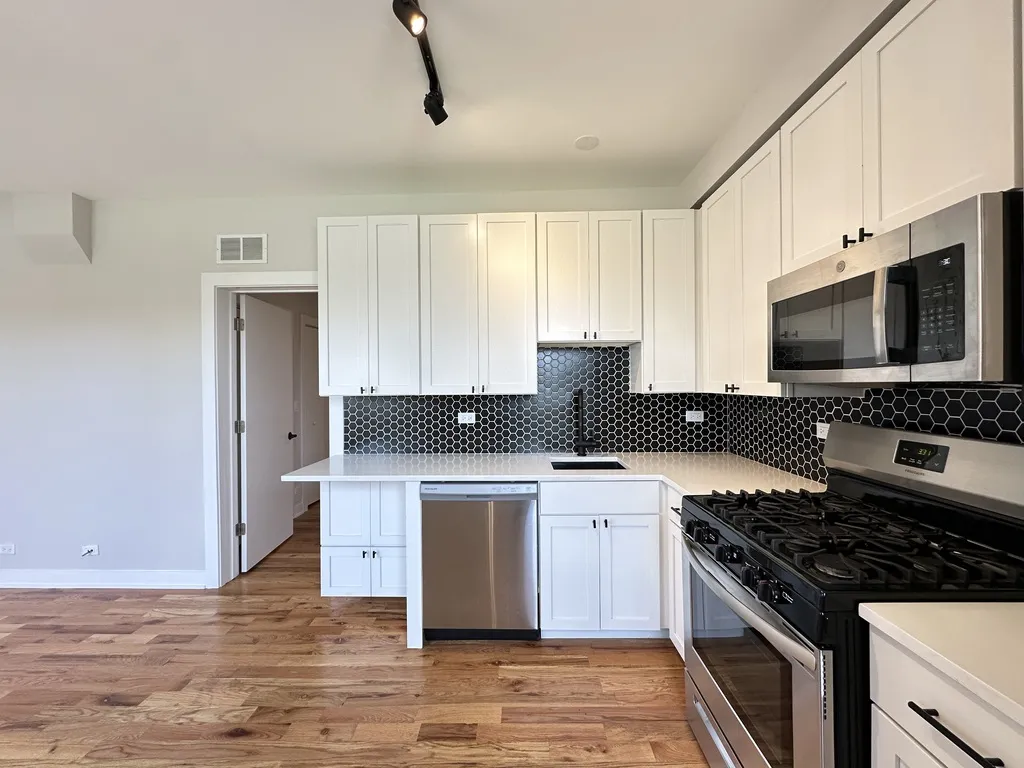 656 W Wrightwood Ave, , 60614, USA 60614-unit#314-Chicago-IL