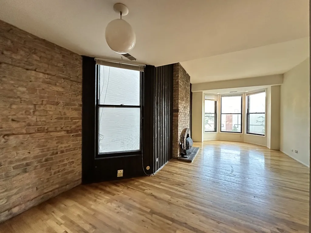 604 W Surf St, ,  60657, USA 60657-unit#3-Chicago-IL