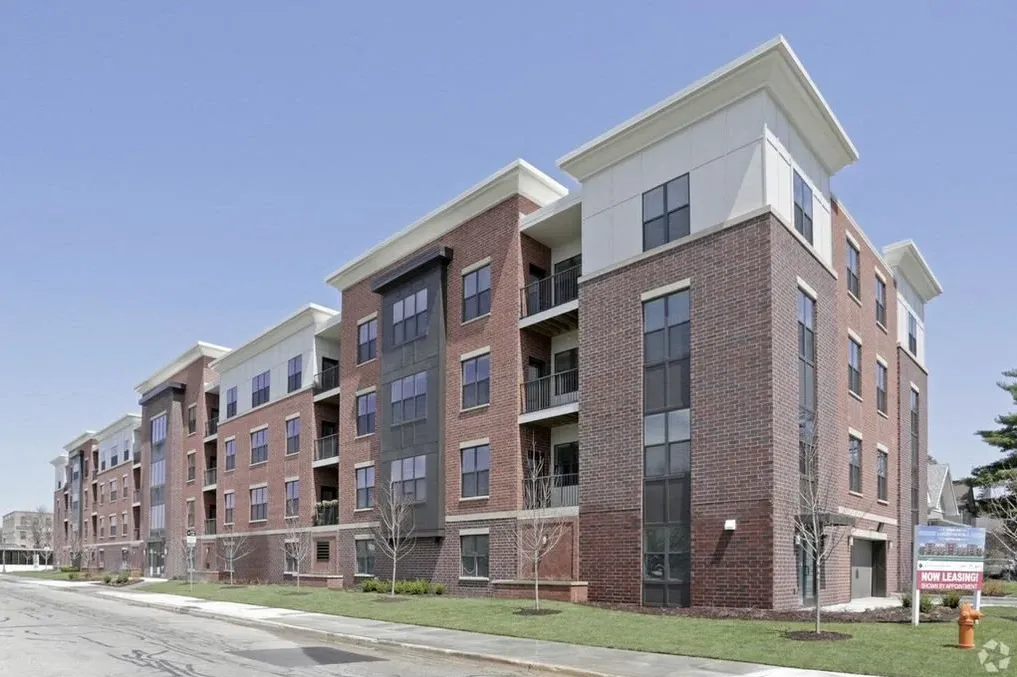 320 N Ellsworth St, Naperville, 60540, USA 60540-unit#402-Chicago-IL