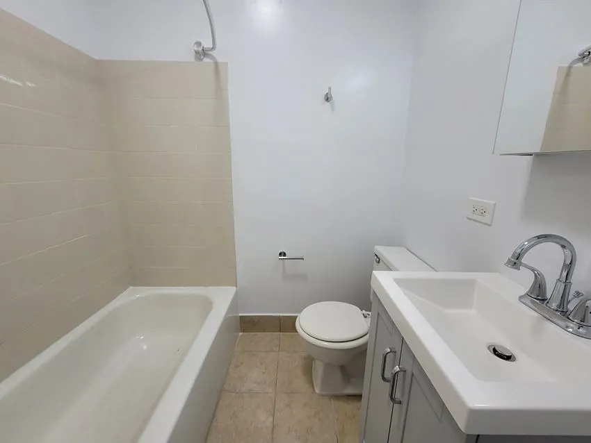 3524 N Marshfield Ave, ,  60657, USA 60657-unit#2H-Chicago-IL