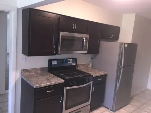 8560 Niles Center Rd, Skokie, 60077, USA 60076-unit#05-Chicago-IL