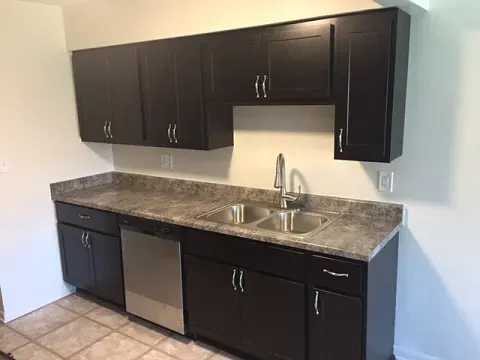 8560 Niles Center Rd, Skokie, 60077, USA 60076-unit#05-Chicago-IL