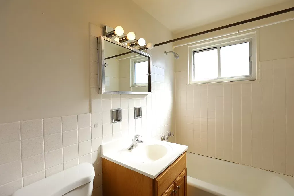 4915 Church St, Skokie,  60077, USA 60077-unit#H2-Chicago-IL