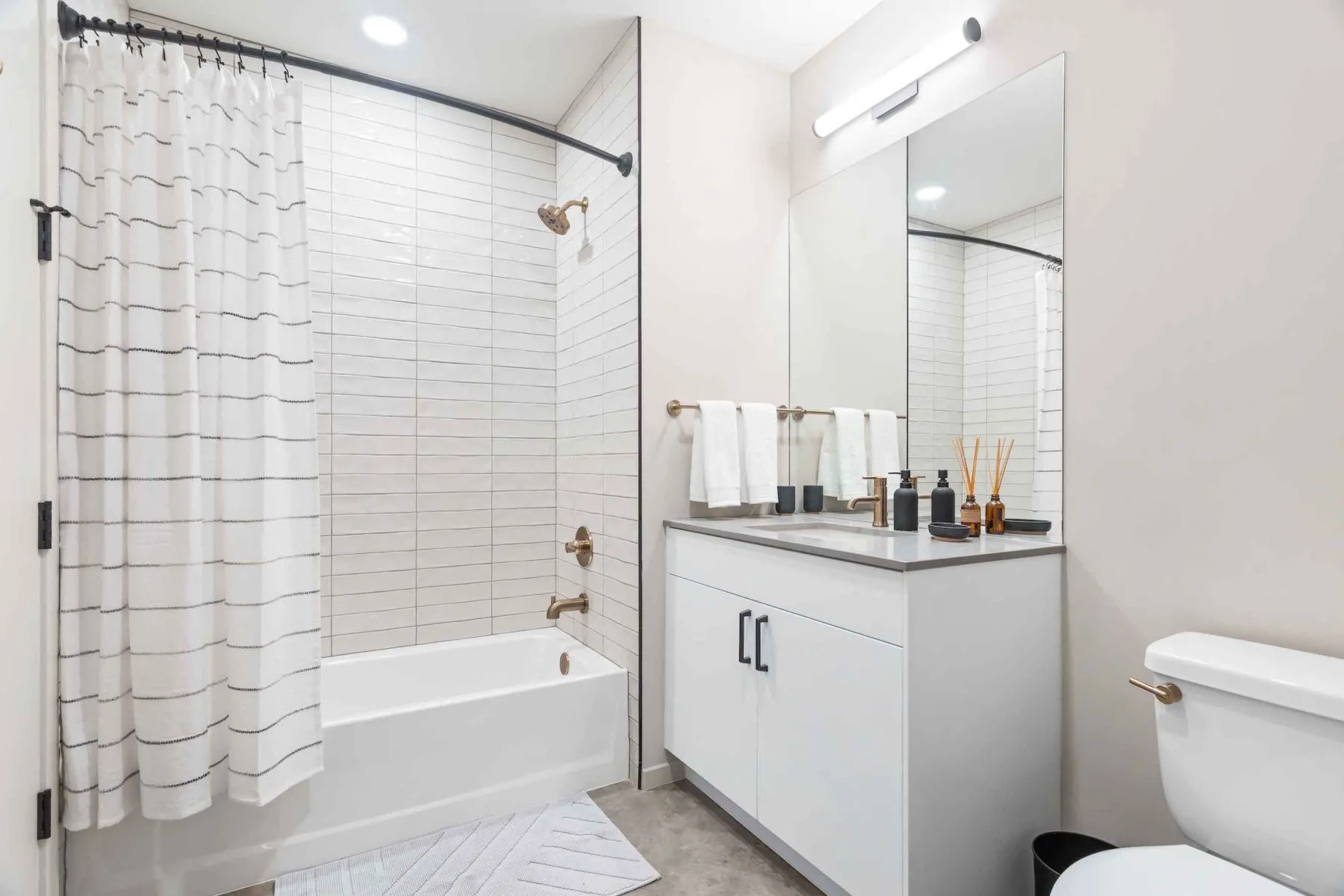 1220 W Jackson Blvd, ,  60607, USA 60607-unit#1006-Chicago-IL