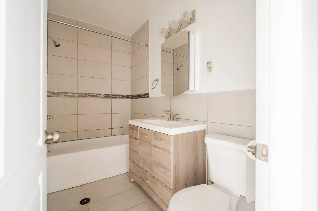 4748 S Woodlawn Ave, , 60615, USA 60615-unit#1W-Chicago-IL