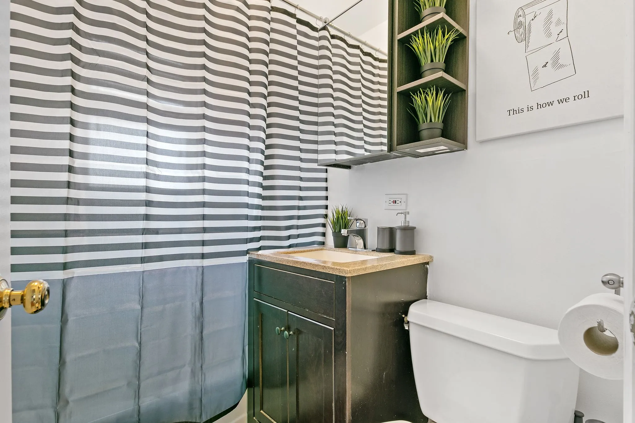 1445 W Lunt Ave, ,  60626, USA 60626-unit#1S-Chicago-IL