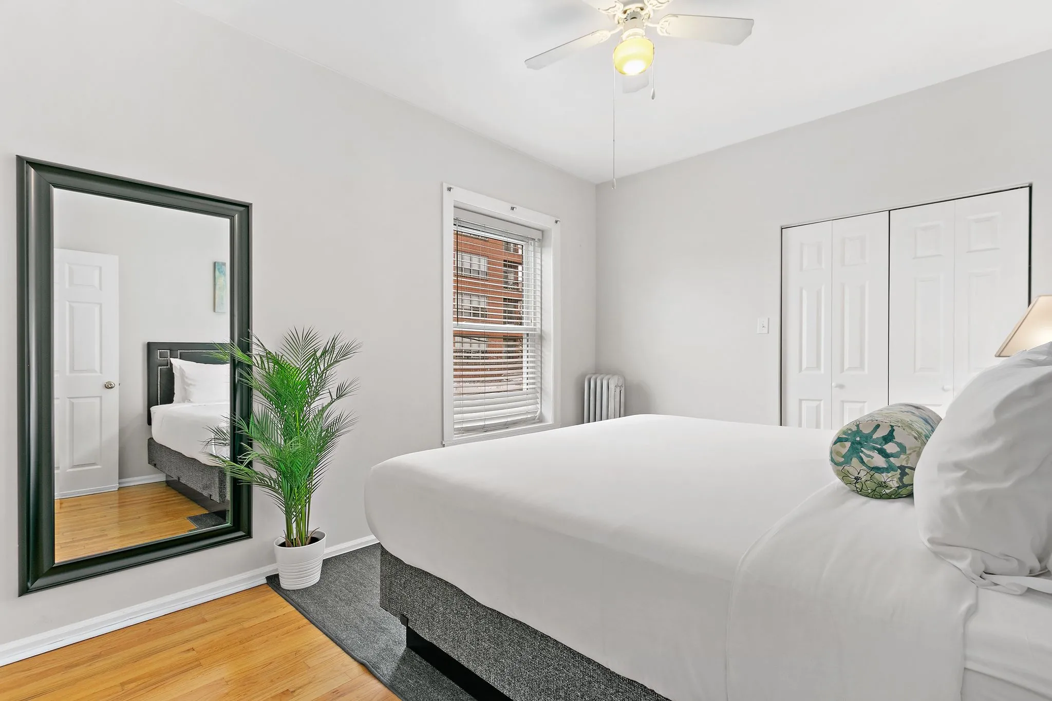 1445 W Lunt Ave, ,  60626, USA 60626-unit#1S-Chicago-IL
