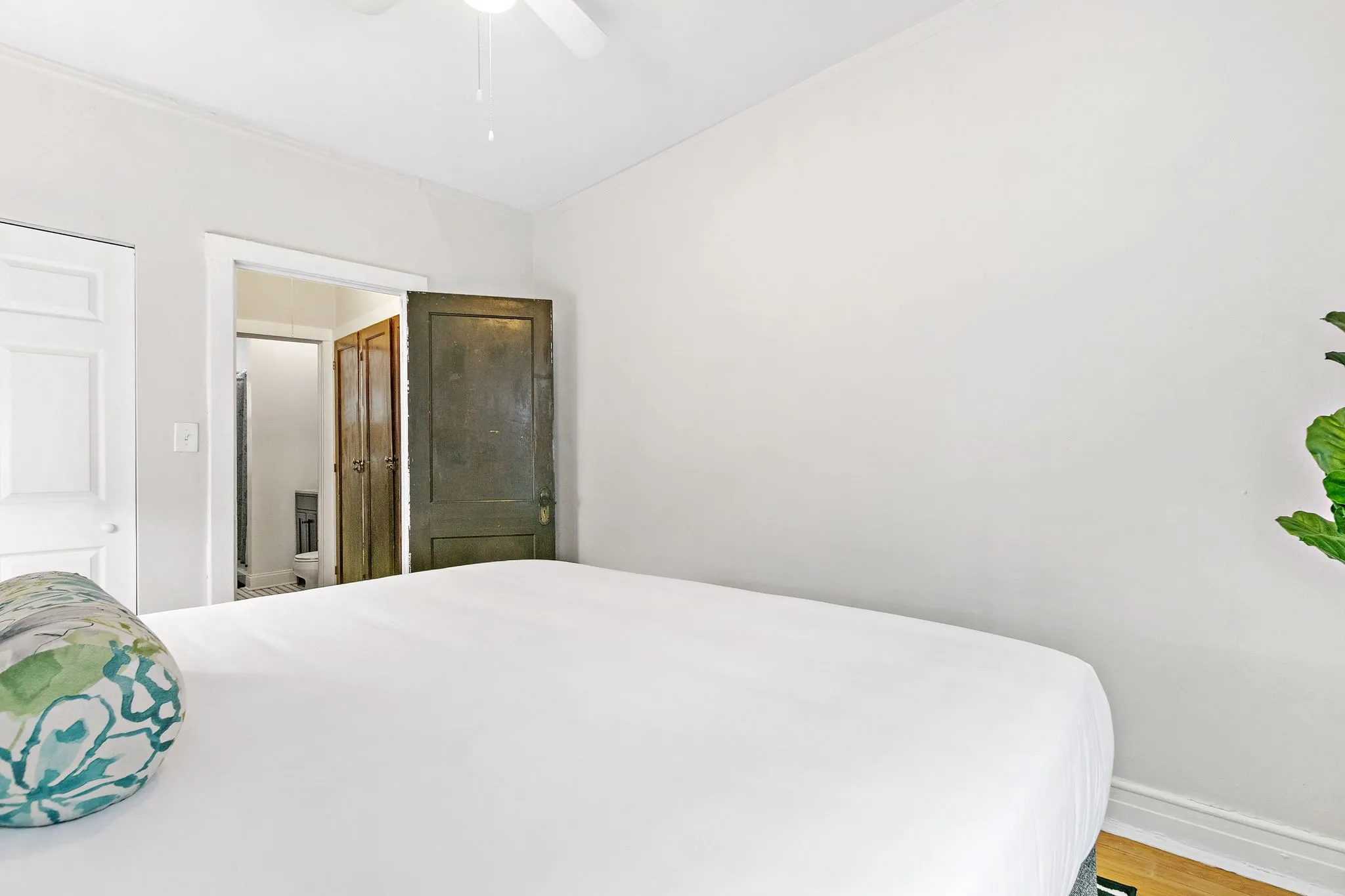 1433 W Lunt Ave, ,  60626, USA 60626-unit#2S-Chicago-IL