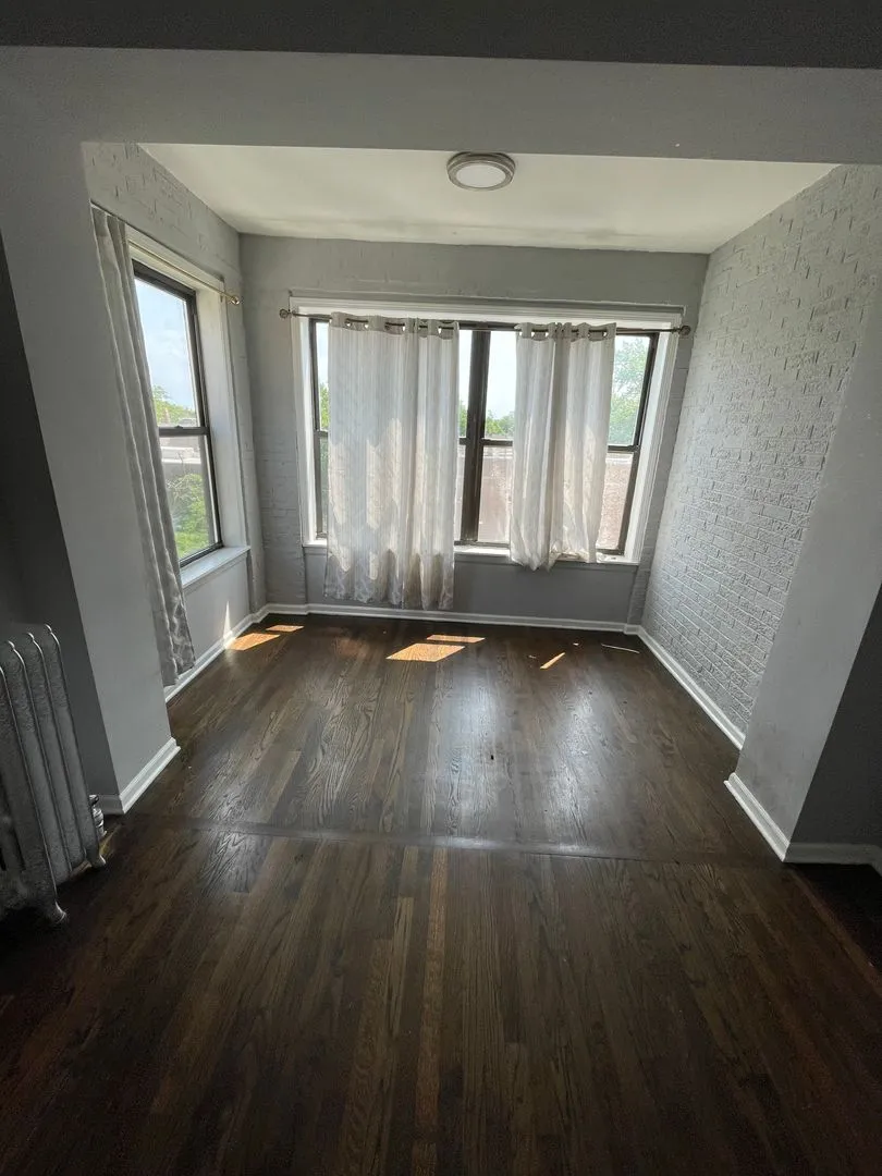 7658 S Marquette Ave, ,  60649, USA 60649-unit#1-Chicago-IL