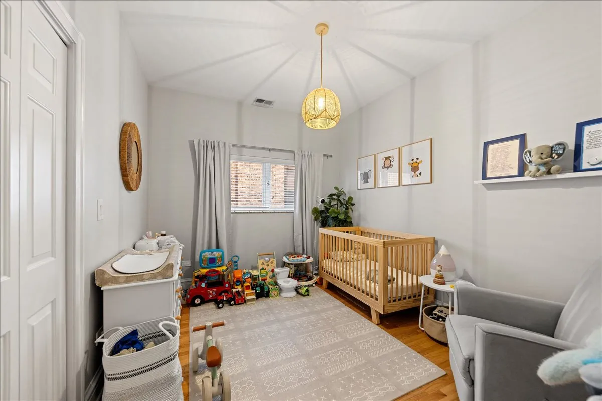 4226 N Ashland Ave, , 60613, USA 60613-unit#3A-Chicago-IL