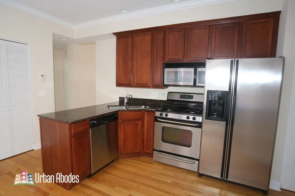 3252 N Clifton Ave, , 60657, USA 60657-unit#2W-Chicago-IL