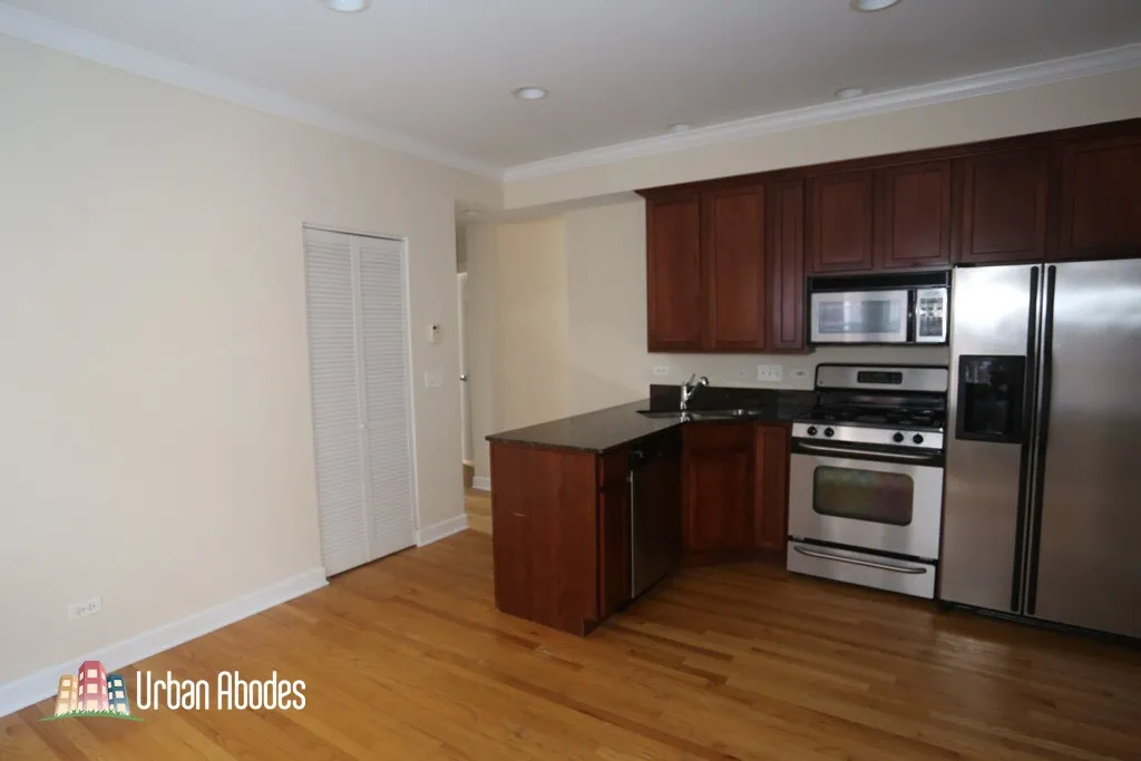 3252 N Clifton Ave, , 60657, USA 60657-unit#2W-Chicago-IL