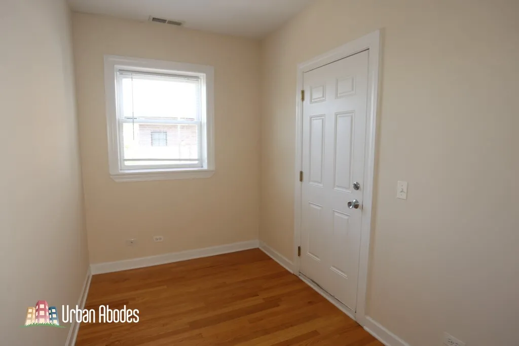 3252 N Clifton Ave, , 60657, USA 60657-unit#2W-Chicago-IL