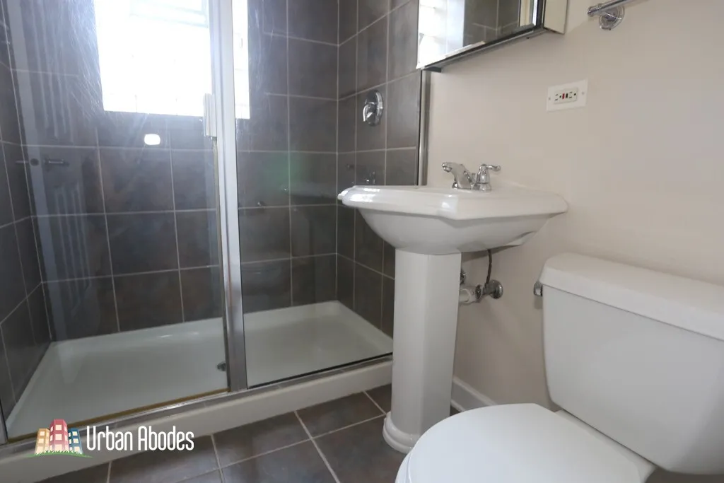 3252 N Clifton Ave, , 60657, USA 60657-unit#2W-Chicago-IL