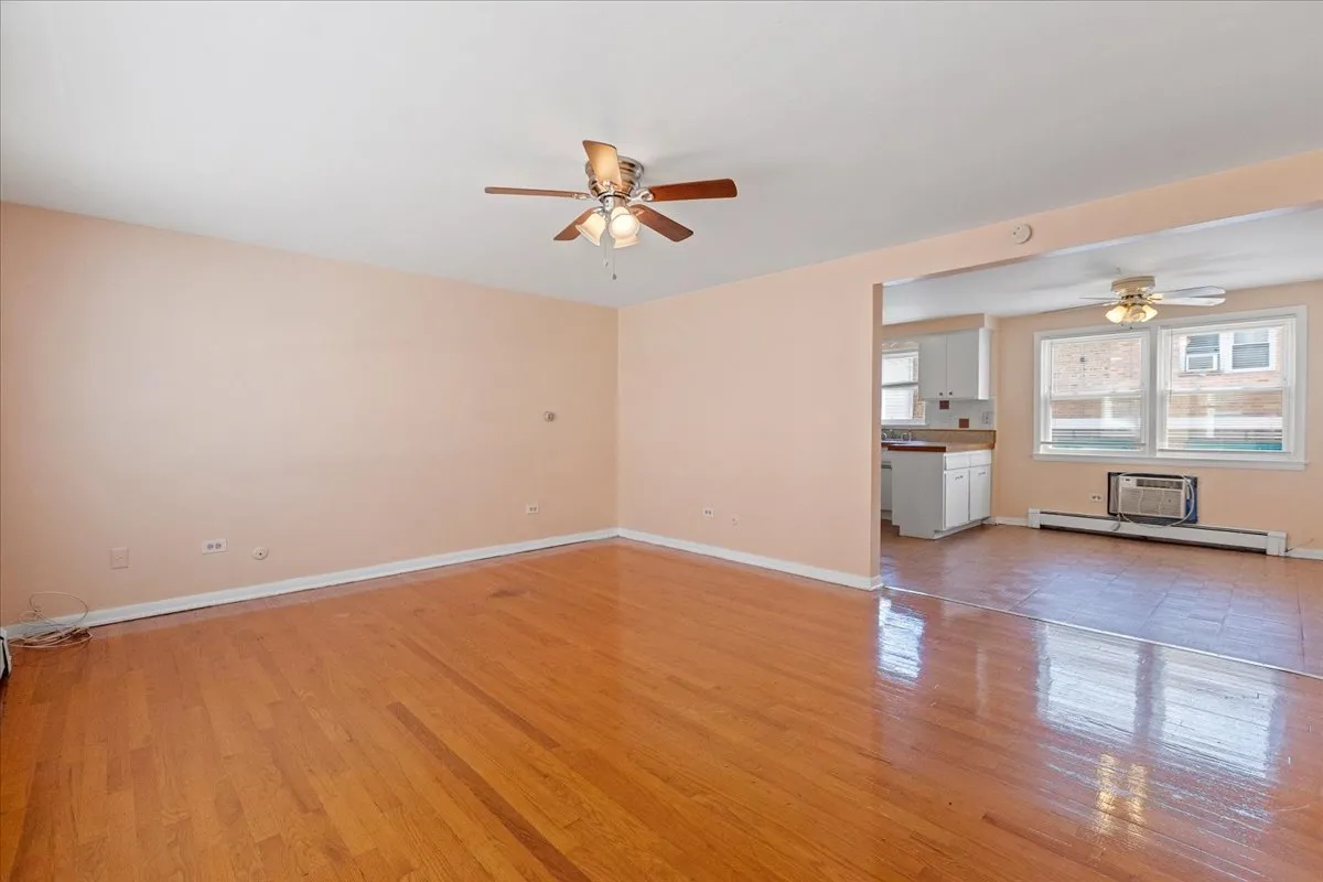 2650 W Touhy Ave, ,  60645, USA 60645-unit#2N-Chicago-IL