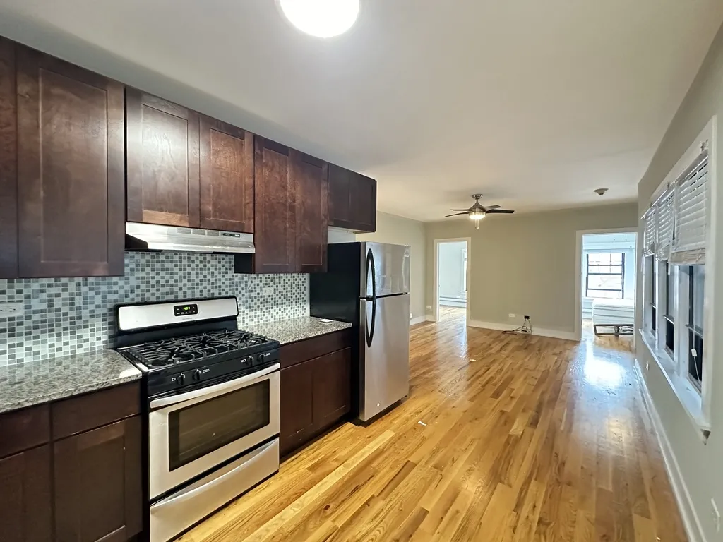 811 Elm St, Winnetka,  60093, USA 60093-unit#209-Chicago-IL