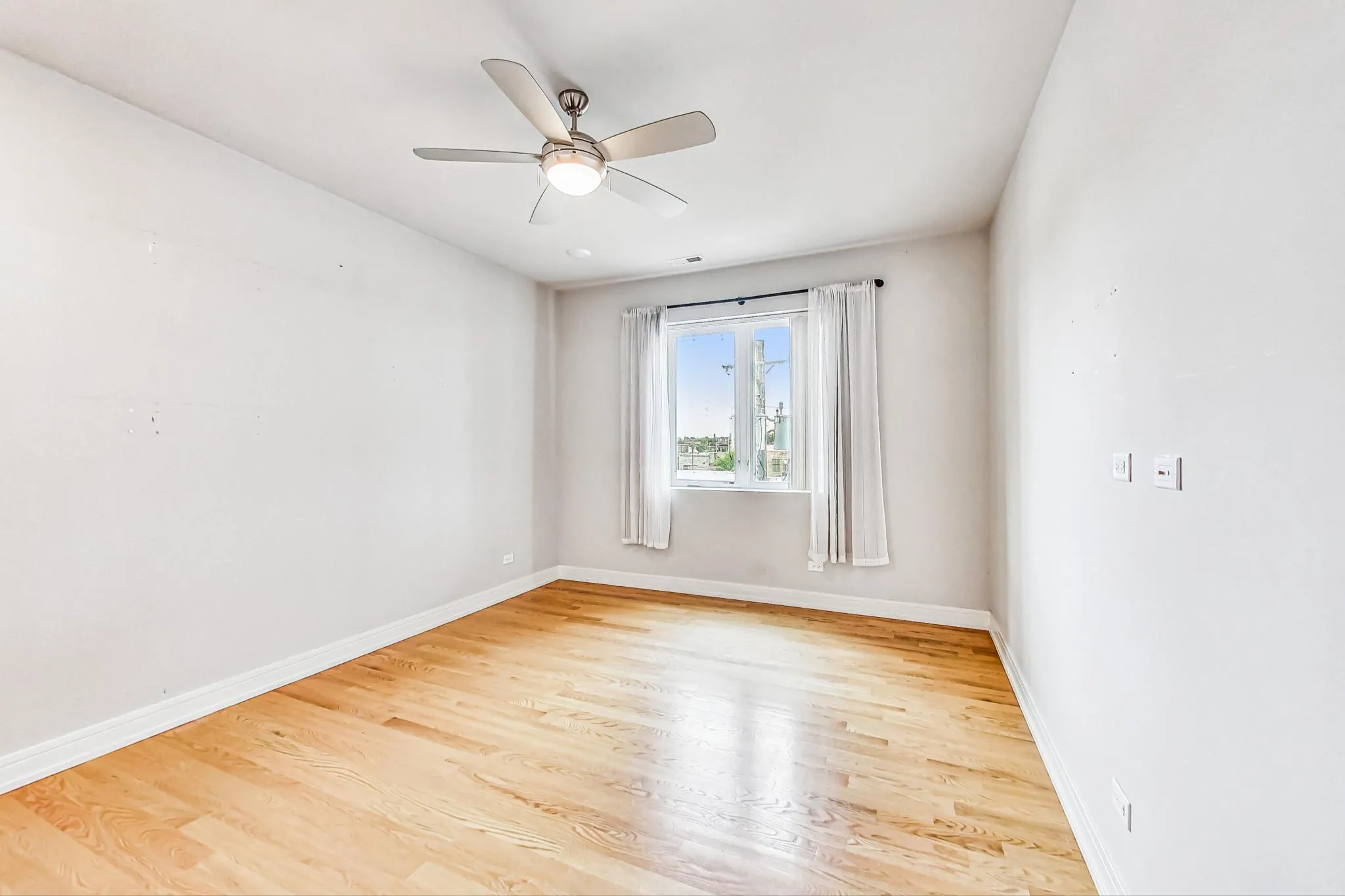 1639 W Grand Ave, ,  60622, USA 60622-unit#201-Chicago-IL