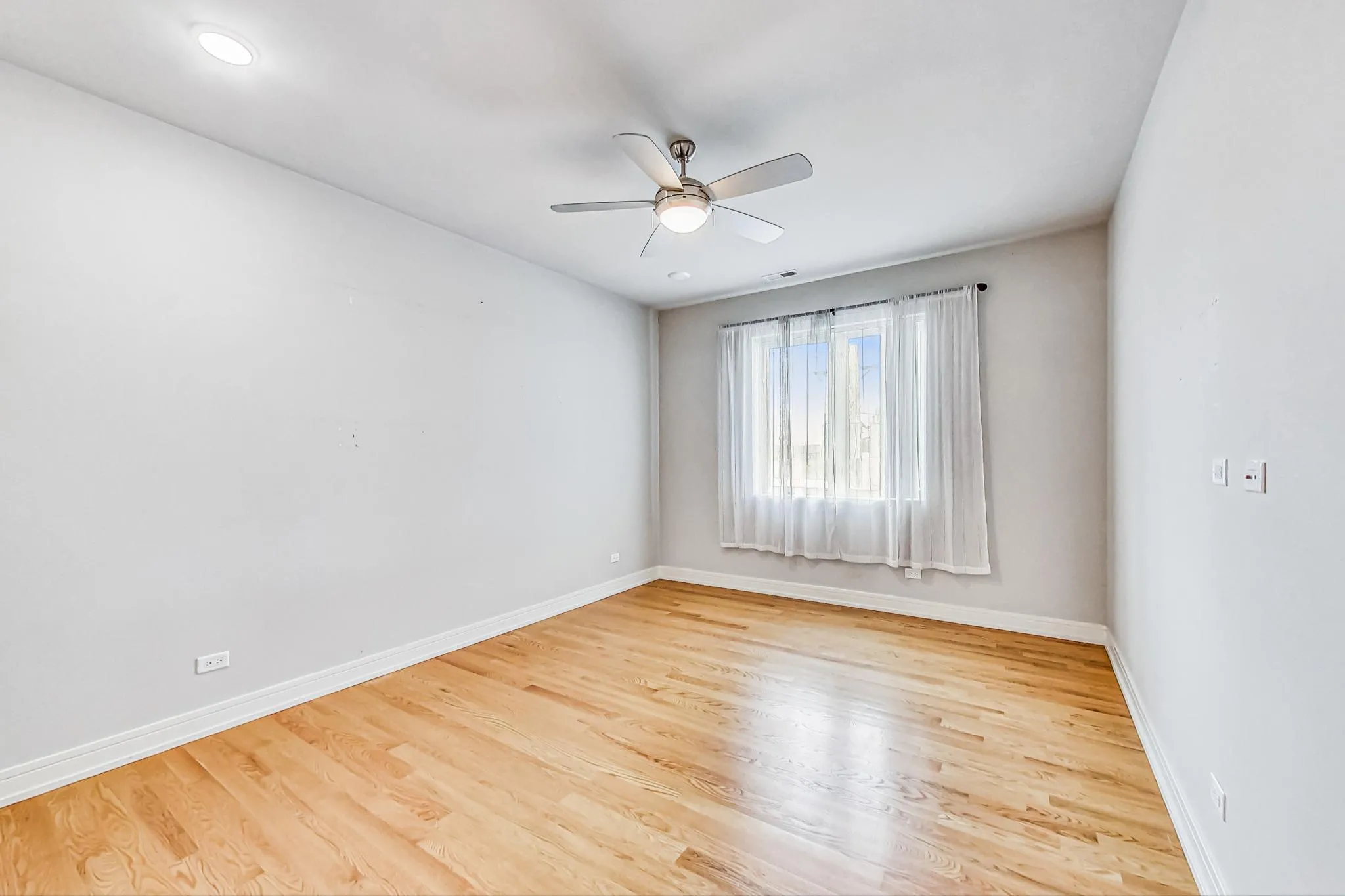 1639 W Grand Ave, ,  60622, USA 60622-unit#201-Chicago-IL