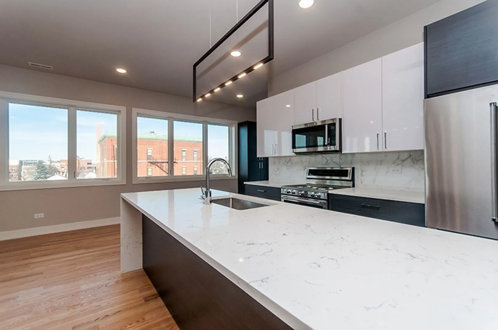 1639 W Grand Ave, ,  60622, USA 60622-unit#201-Chicago-IL