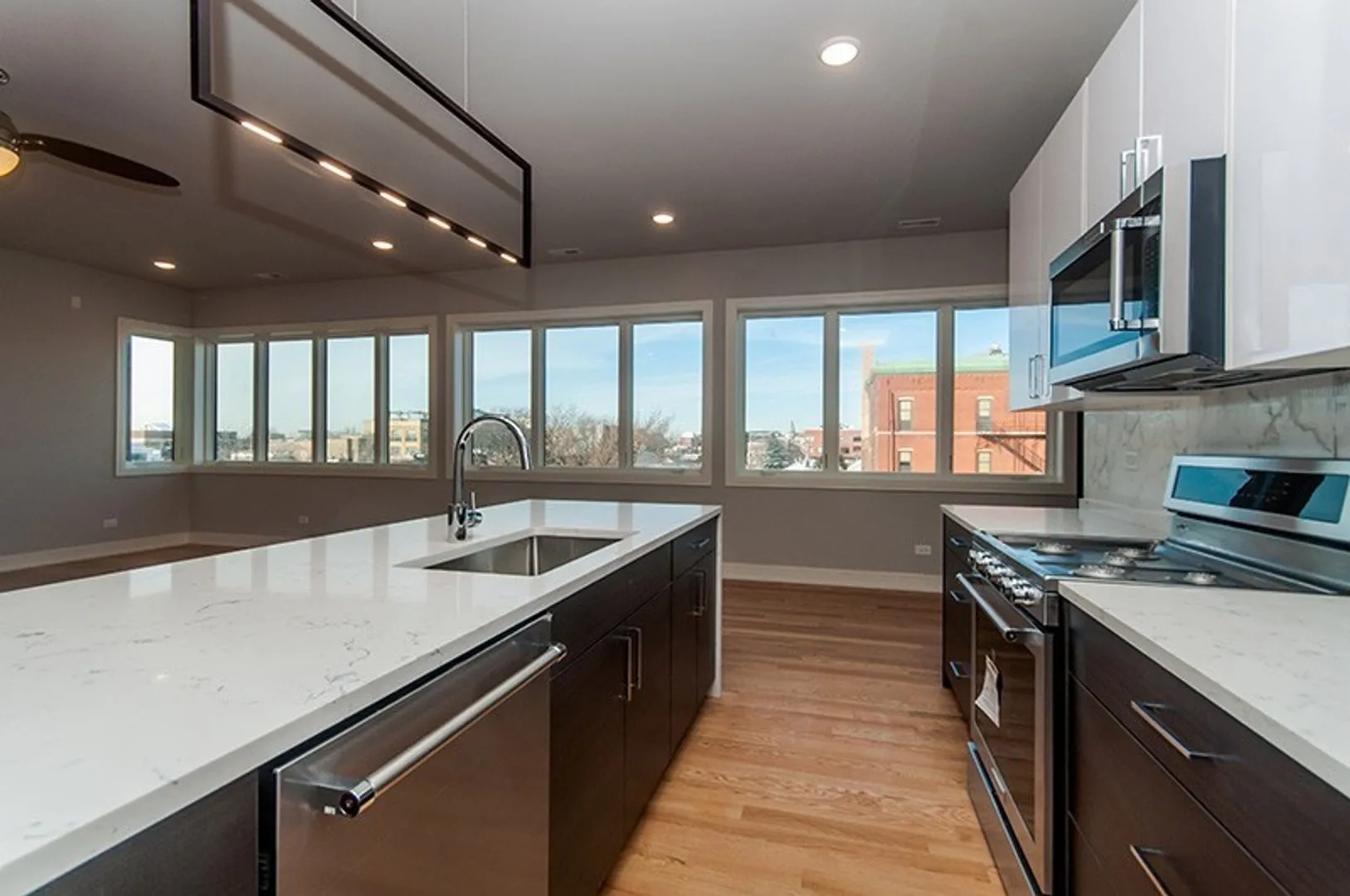 1639 W Grand Ave, ,  60622, USA 60622-unit#201-Chicago-IL