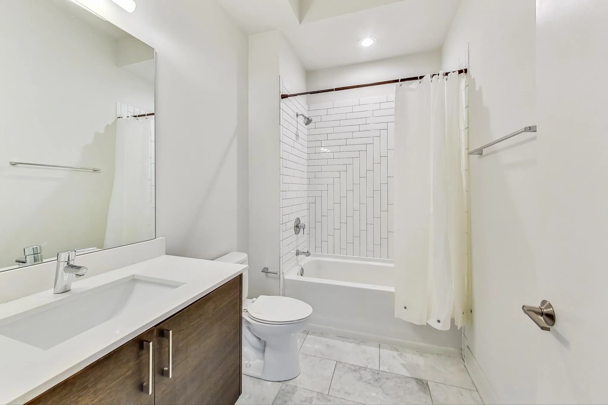 847 N Larrabee St, ,  60610, USA 60610-unit#2F-Chicago-IL