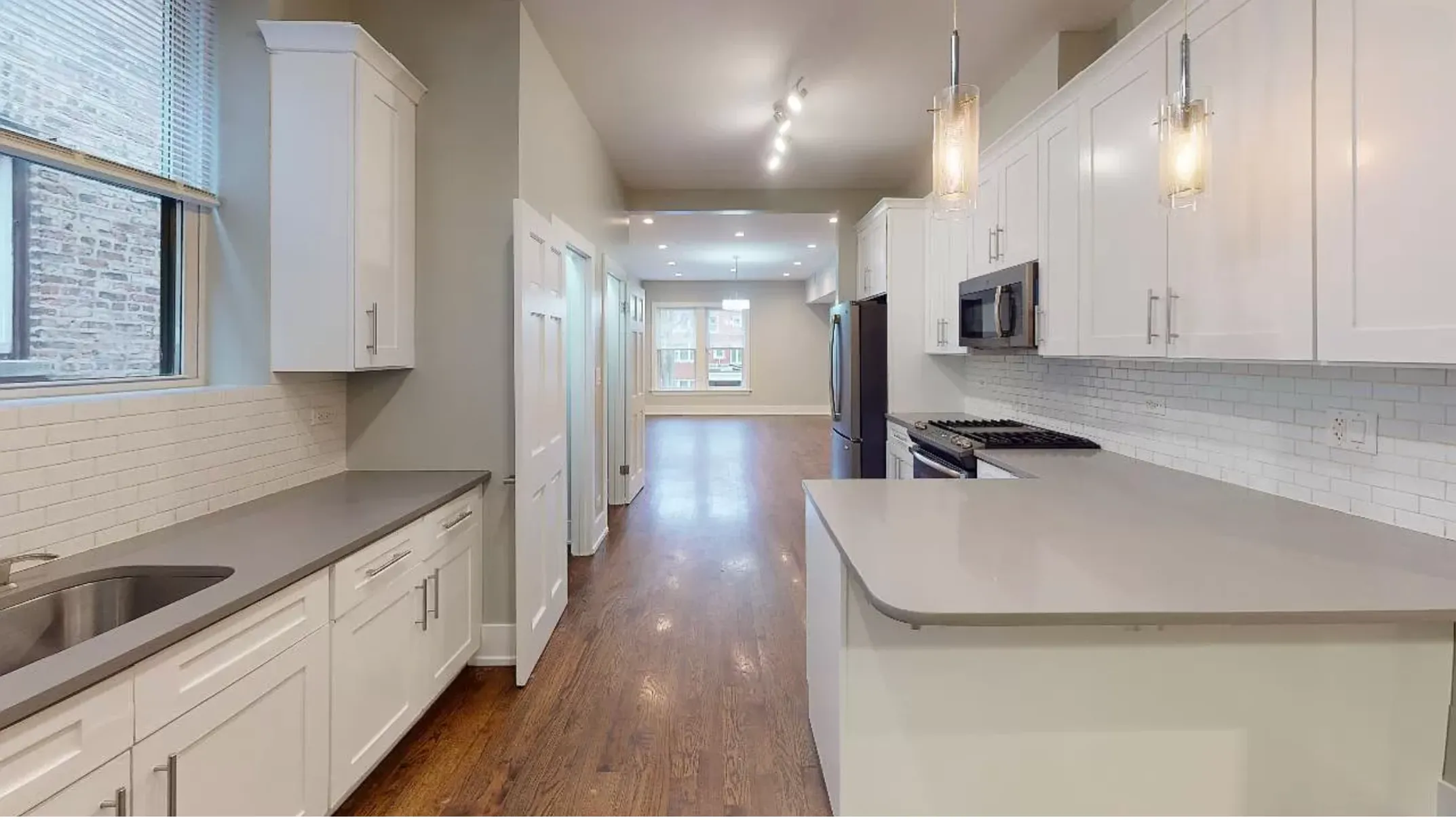1027 E Hyde Park Blvd, ,  60615, USA 60615-unit#2-Chicago-IL