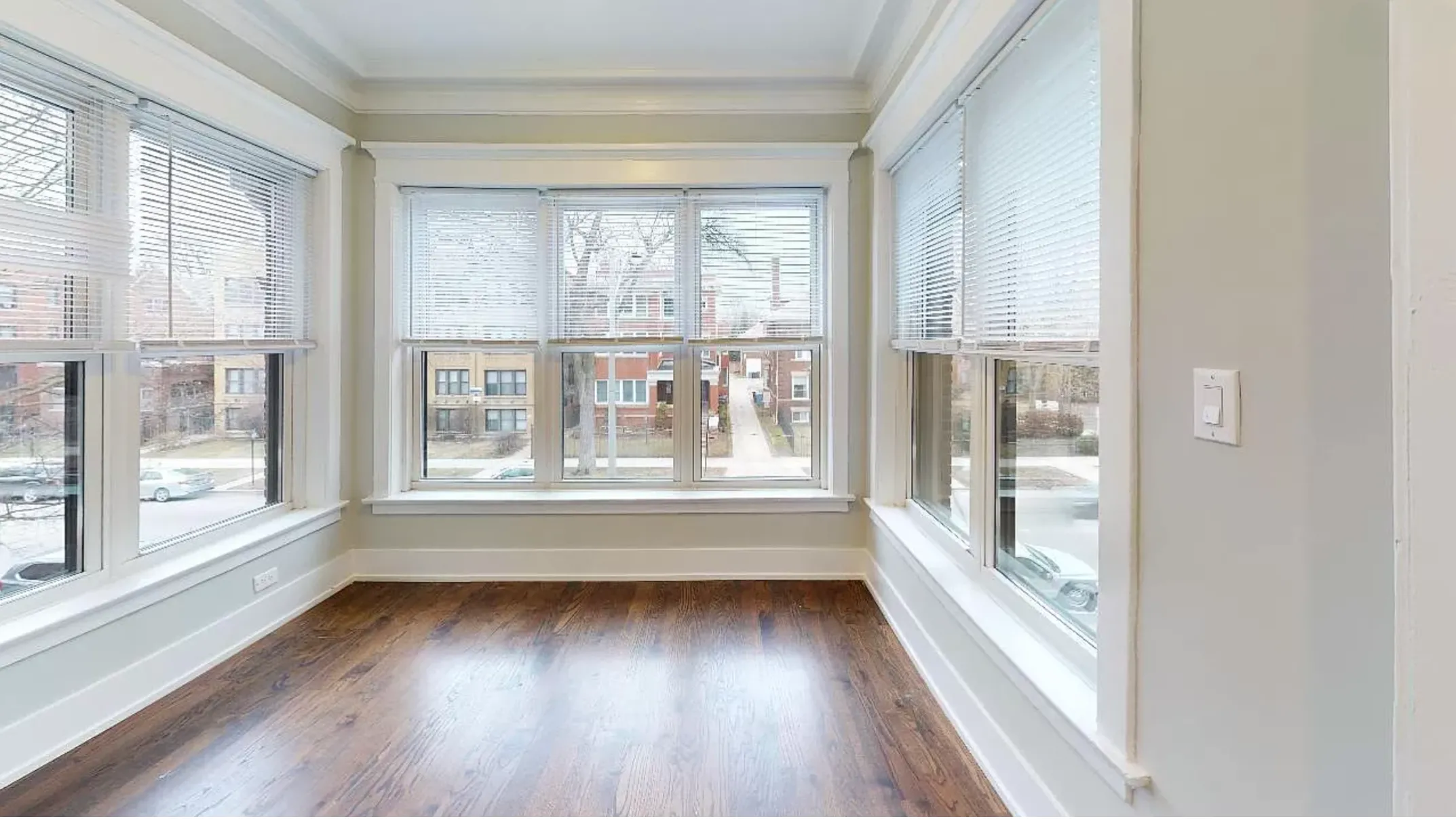 1027 E Hyde Park Blvd, ,  60615, USA 60615-unit#2-Chicago-IL