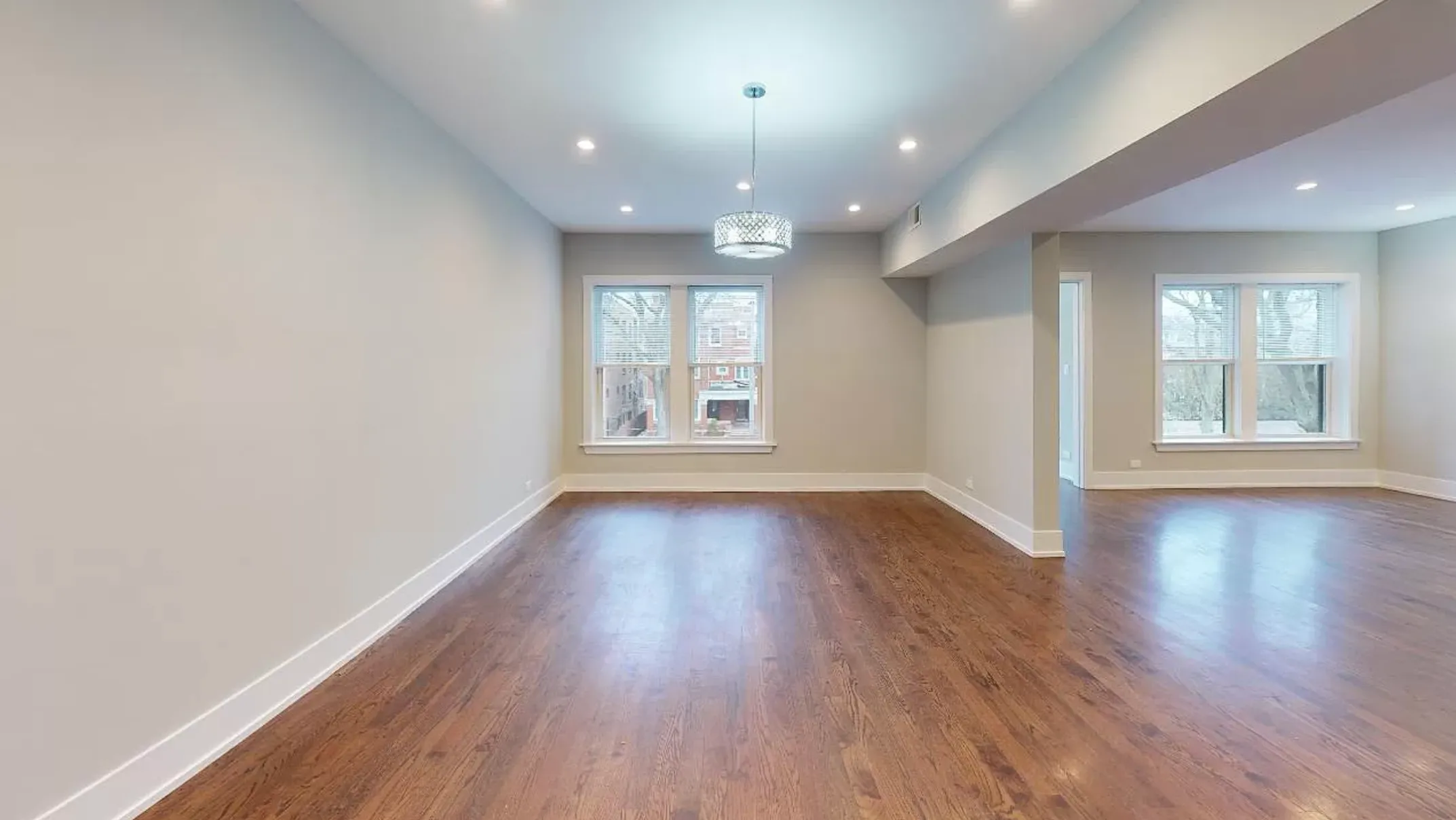 1027 E Hyde Park Blvd, ,  60615, USA 60615-unit#2-Chicago-IL
