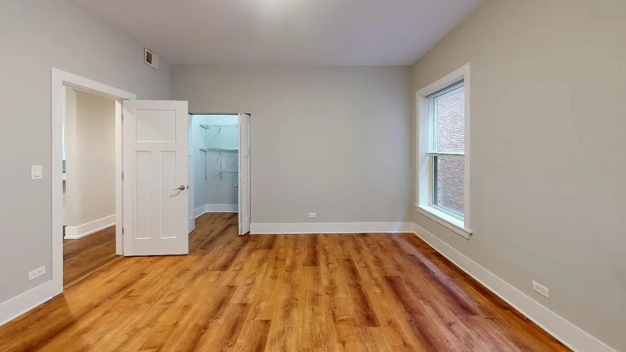 1027 E Hyde Park Blvd, ,  60615, USA 60615-unit#2-Chicago-IL