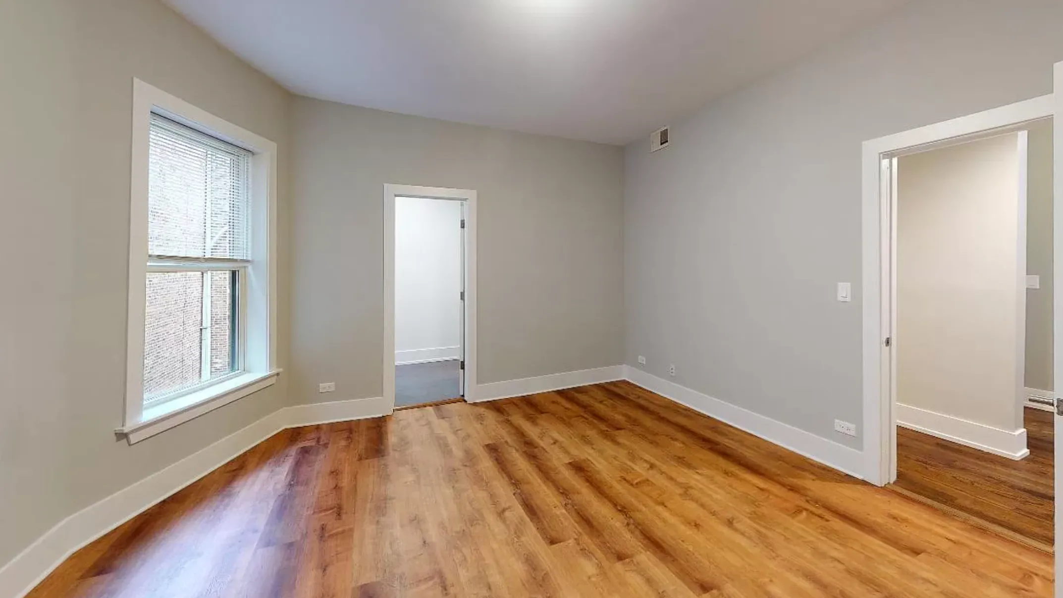 1027 E Hyde Park Blvd, ,  60615, USA 60615-unit#2-Chicago-IL